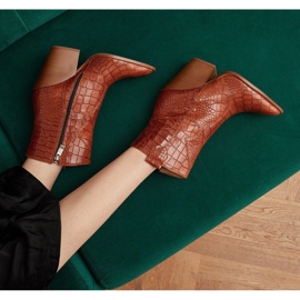 Marco Shoes Naisten luonnollisesta nahasta valmistetut cowboy -saappaat, joissa on kohokuviointi ruskea 1