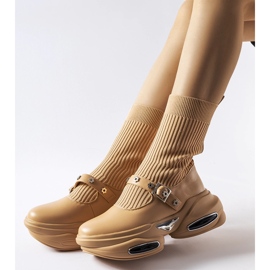 Ivanan beige-nilkkurit, joissa sukkapäällinen 1