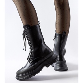 Mustat työläiskengät, joissa paksu musta Crosia-pohja 1