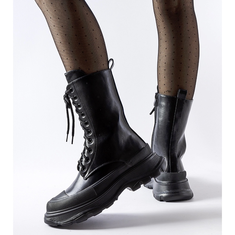 Mustat työläiskengät, joissa paksu musta Crosia-pohja 1