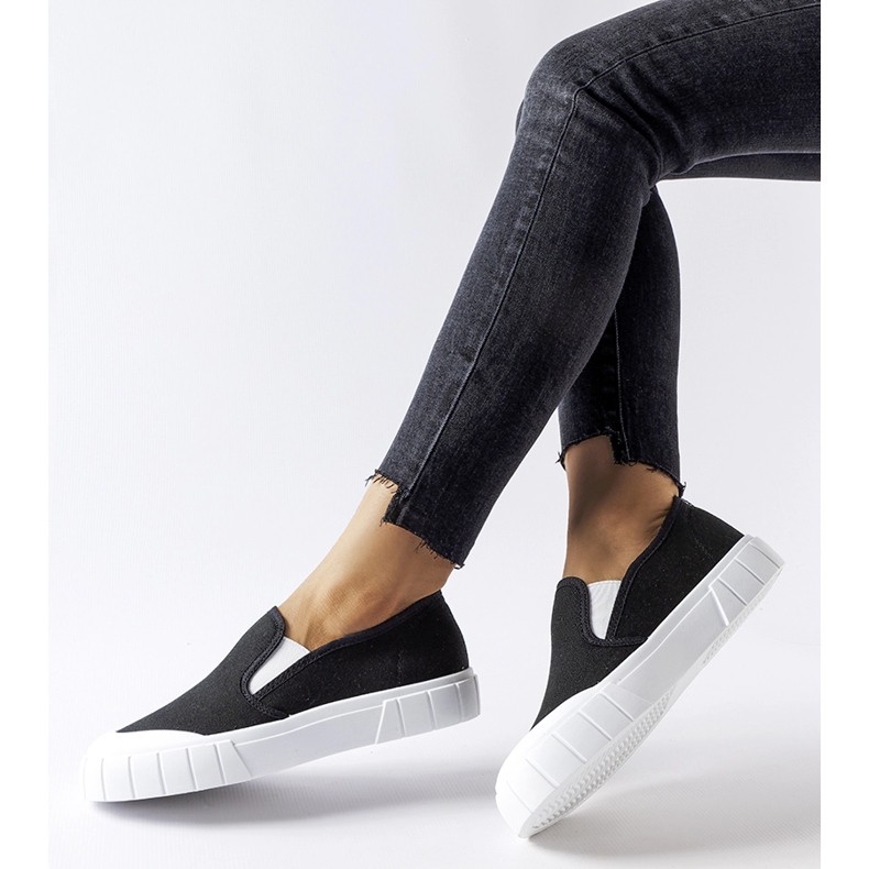 Codiponte mustat slip-on lenkkarit 1