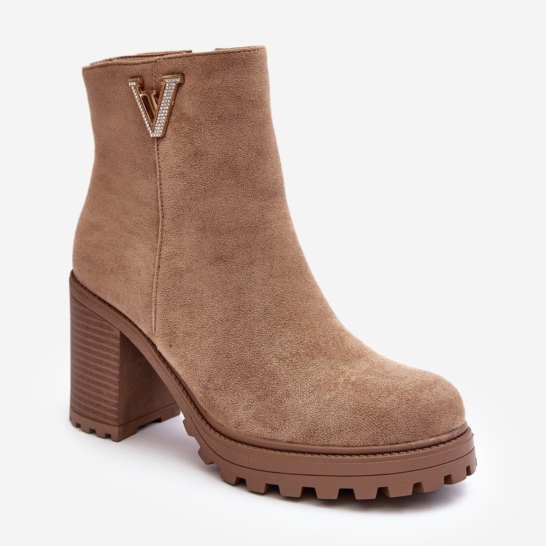 WJ2 Naisten mokkanahkaiset korkeakorkoiset nilkkurit, joissa on koristelu, vahva beige 1