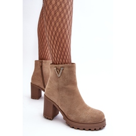 WJ2 Naisten mokkanahkaiset korkeakorkoiset nilkkurit, joissa on koristelu, vahva beige 4