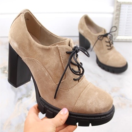 Naisten nahkaiset mokkanahkakengät korkealla kantapäällä ja alustalla, beige Filippo DP4918 1