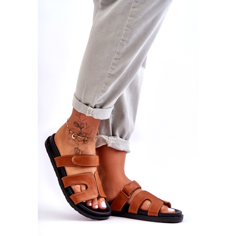 Joia Naisten nahkaiset klassiset varvastossut tarranauhalla, ruskea 1