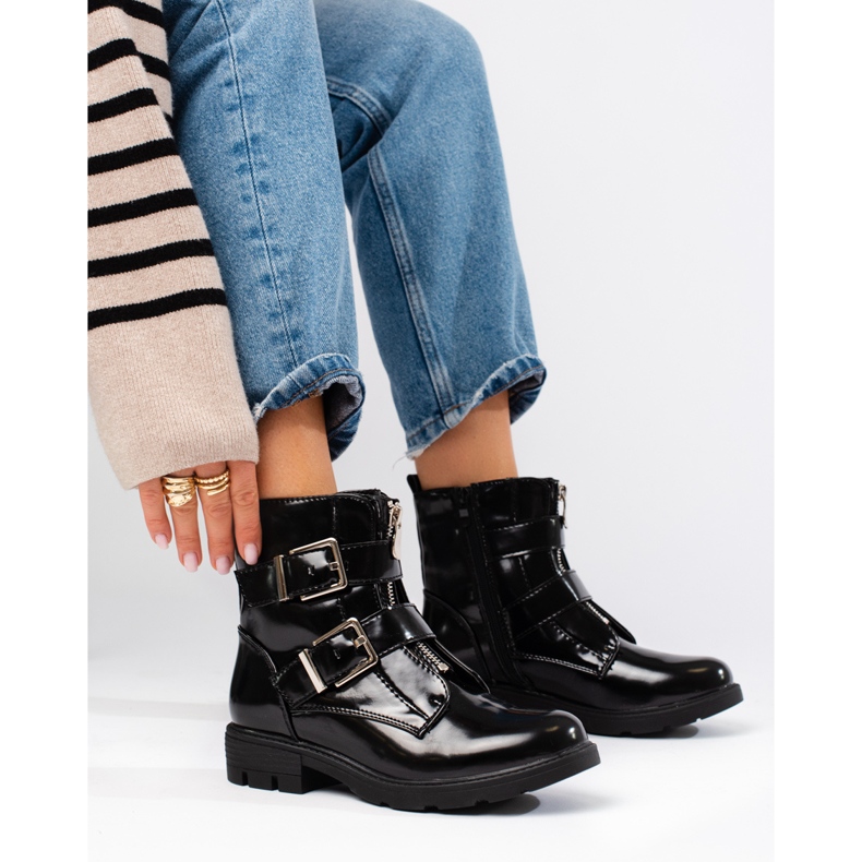 Patenttimustat nilkkurit Shelovet-soljeilla 1