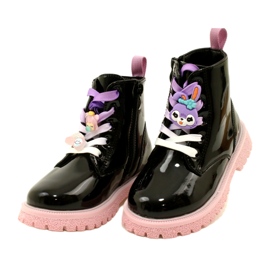 Lakatut saappaat koristeellisilla kiinnikkeillä Miss 23DZ23-6582 musta 1