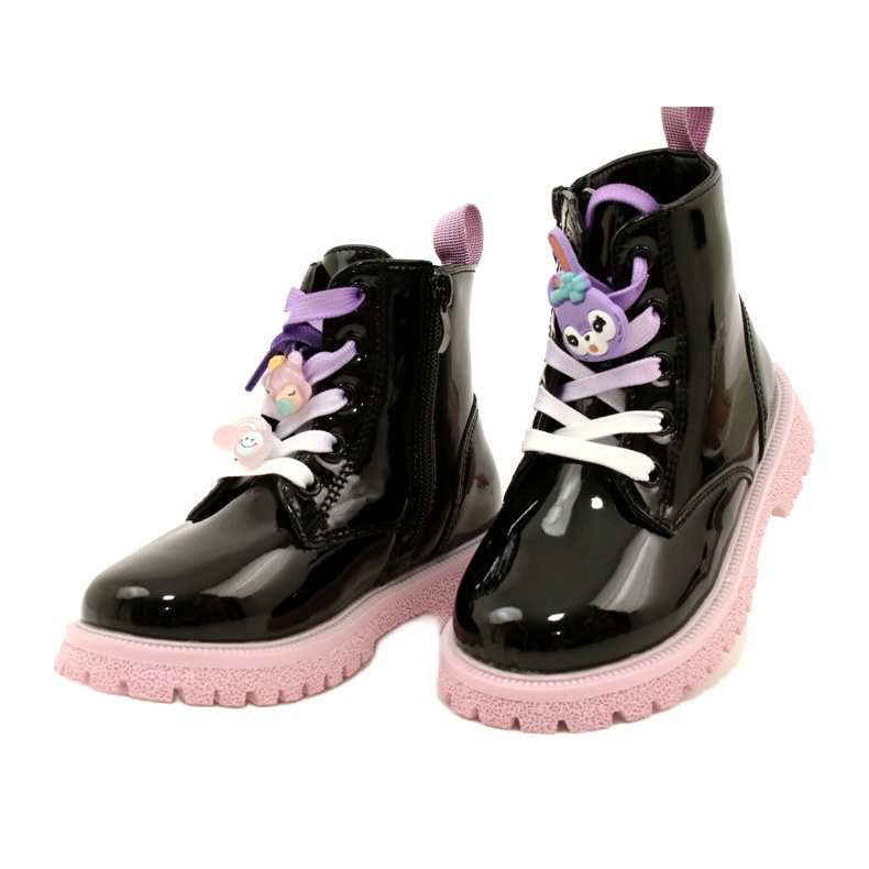 Lakatut saappaat koristeellisilla kiinnikkeillä Miss 23DZ23-6582 musta 3