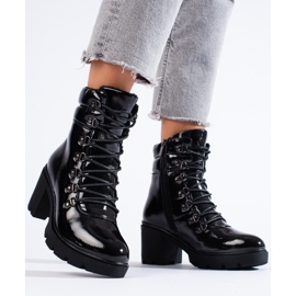 Eristetyt naisten työntekijöiden saappaat ekologisesta kiiltonahasta musta 1