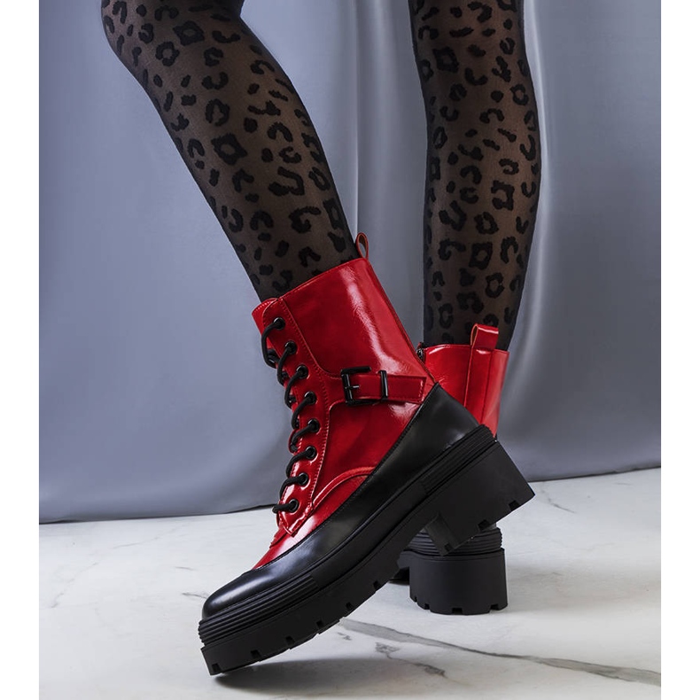 PA1 Punaiset Norra-ansastajat musta punainen 1