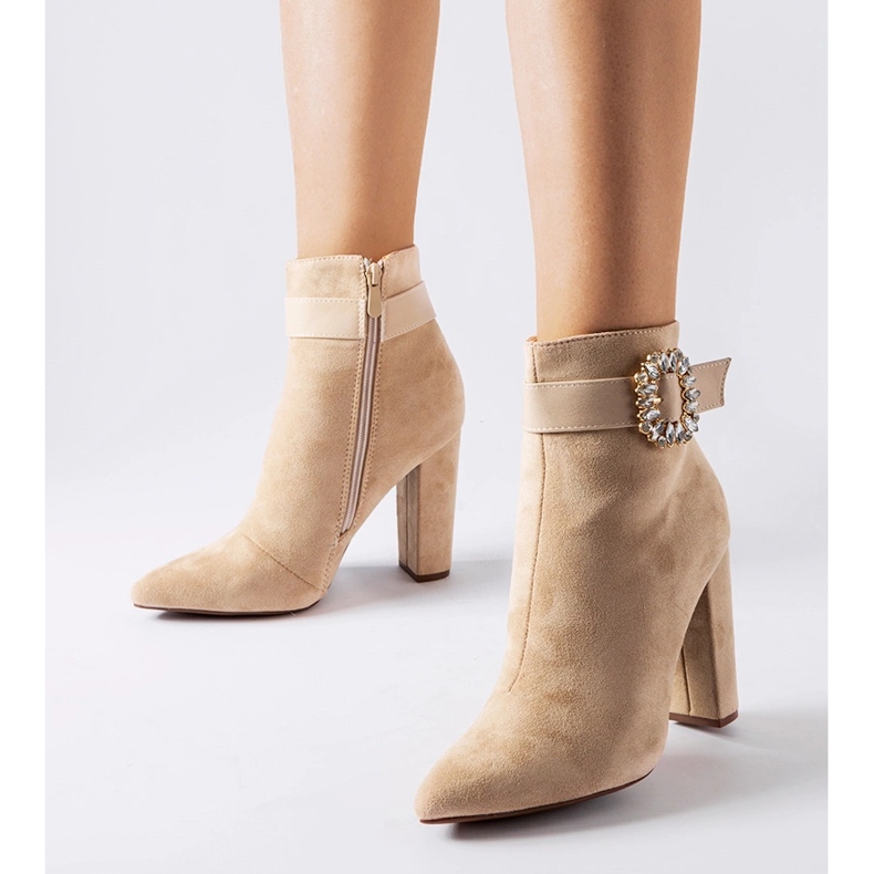 Beiget nilkkurit, joissa Papanice strassit 1