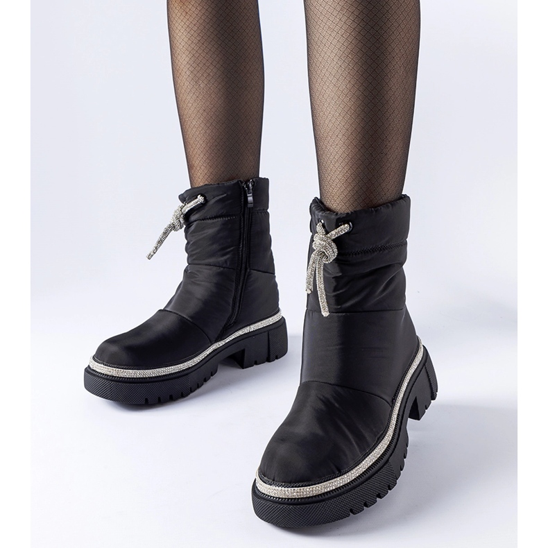 Mustat lumisaappaat koristeltu Giusti-zirkoneilla 1