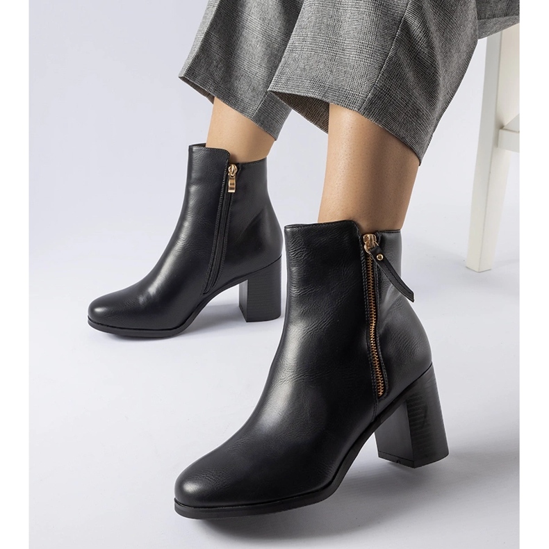 Mustat eristetyt klassiset Edilion nilkkurit 1