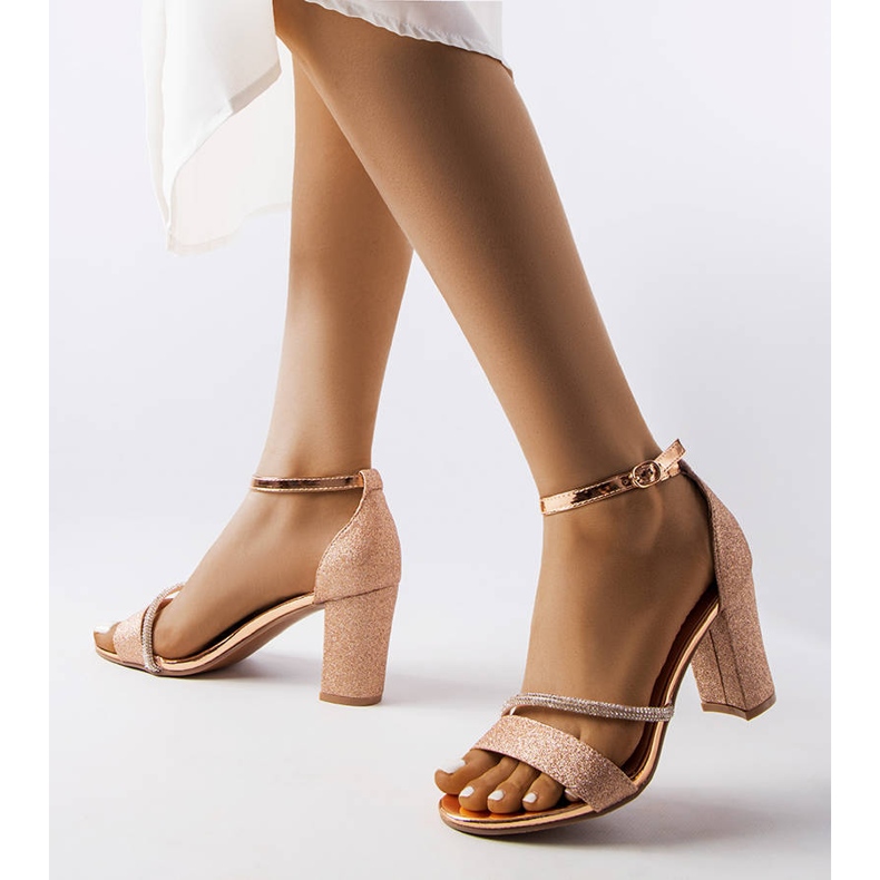 Kultaiset Abellona-blokkisandaalit kultainen 1