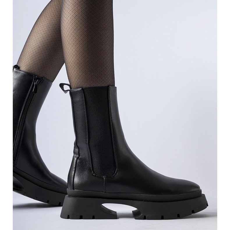 Mustat eristetyt Mombello-saappaat 1