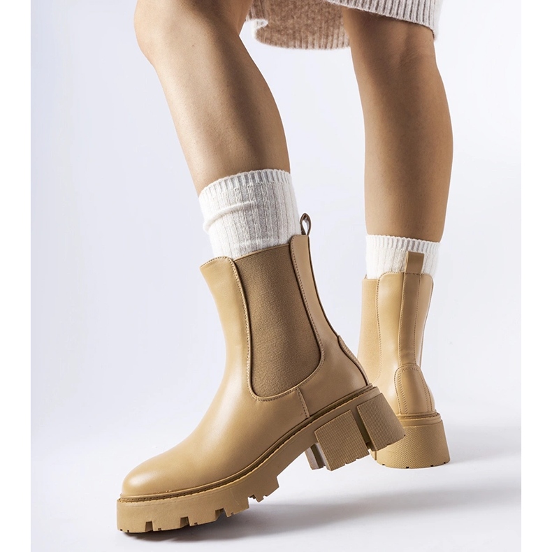 Laivesin beige-eristetyt klassiset nilkkurit 1