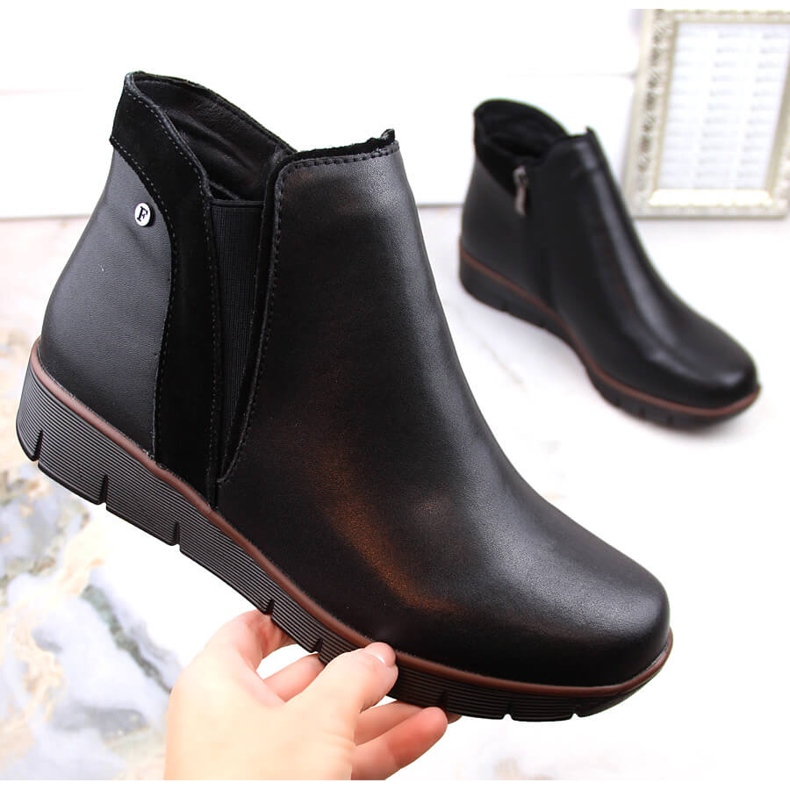 Mustat eristetyt naisten nahkaiset kiila saappaat Filippo DBT4781 1