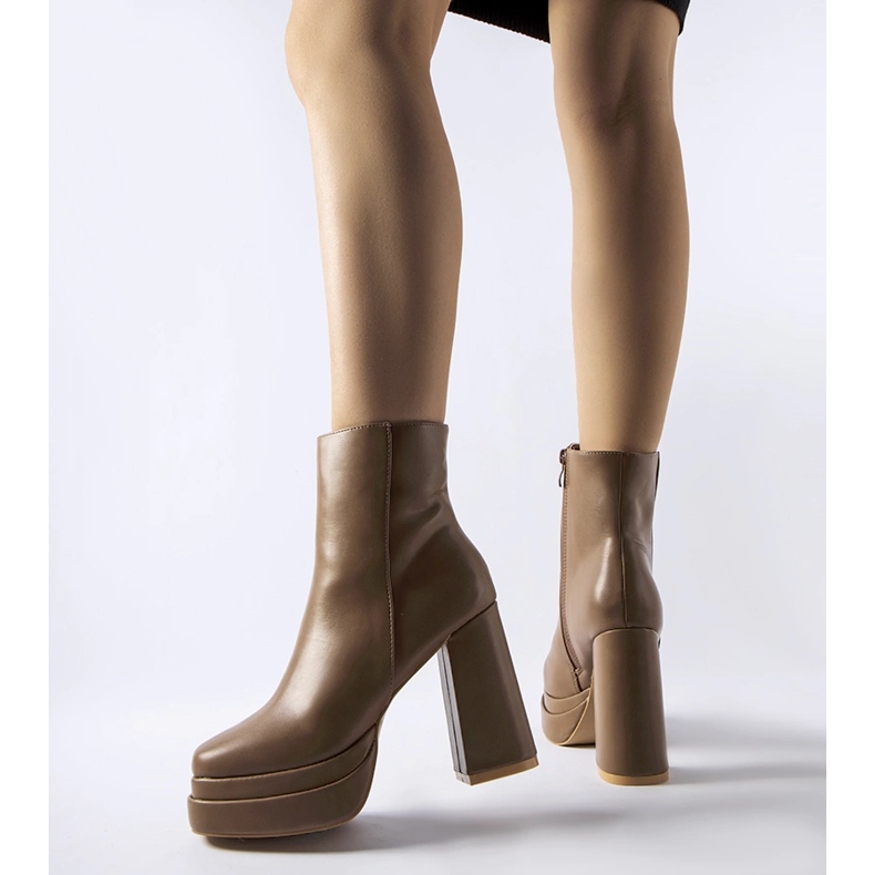 Ruskeat korkeakorkoiset nilkkurit Ashwoodilta 1