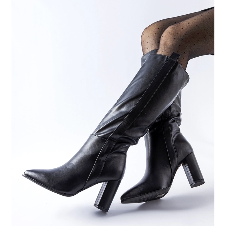 Mustat klassiset slip-on saappaat Palma-korolla 1