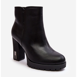 Naisten korkeakorkoiset nilkkurit vetoketjulla, musta Rasoda 1