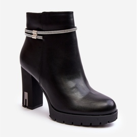 Naisten nilkkurit, joissa koristelu, musta Carolla 1