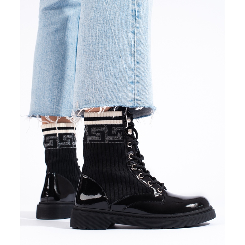 SHELOVET Naiset mustatyöläiset 1