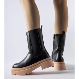 Mustat nilkkurit vaaleanpunaisella Garden-pohjalla 2