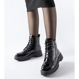 Mustat, eristetyt, lakatut Bunganan työntekijät 1