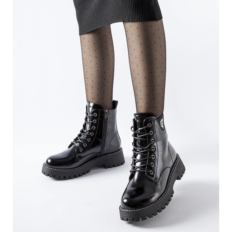 Mustat, eristetyt, lakatut Bunganan työntekijät 1