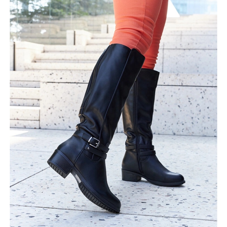 Mustat korkeaeristetyt Aldisio-saappaat 1