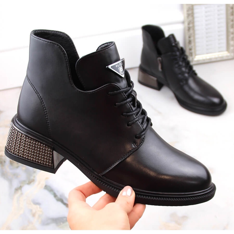 Mustat Filippo DBT4881 eristetyt naisten nilkkurit, joissa koristeellinen kantapää 1