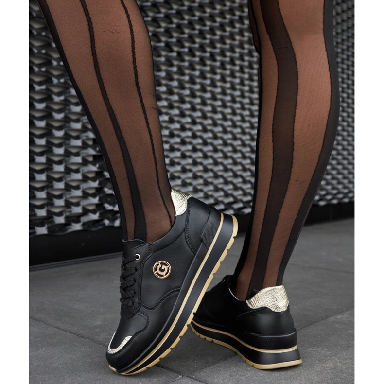 Mustat nahkakengät strassit 1