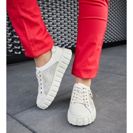 Beiget nahkalenkkarit strassilla 2