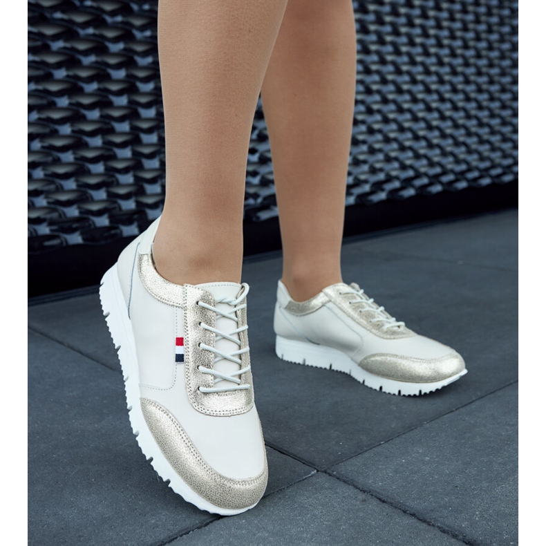 Beiget nahkaiset naisten tennarit Adelfo 1