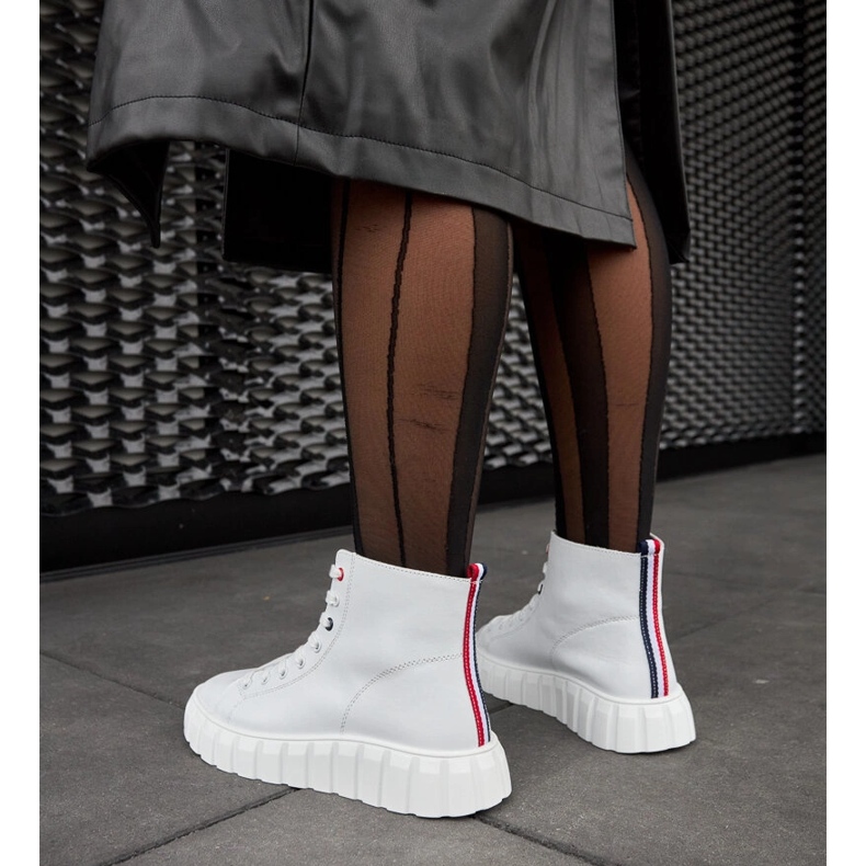 Inna Carassai pitkät valkoiset nahkalenkkarit valkoinen 2