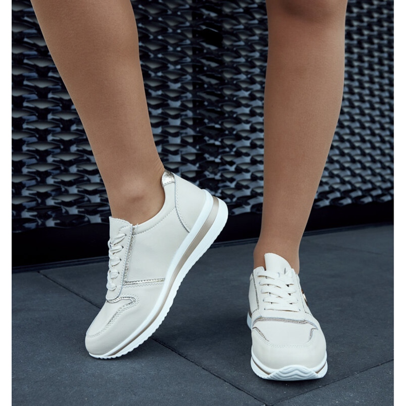 Beiget nahkalenkkarit strassilla 1