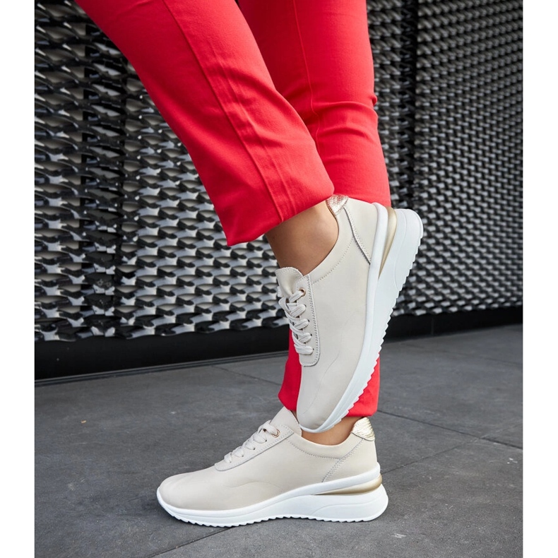 Federicon beige-nahkaiset kiilalenkkarit 1