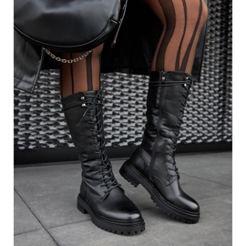 Mustat korkeanauhaiset Montepiano-työläiset 2