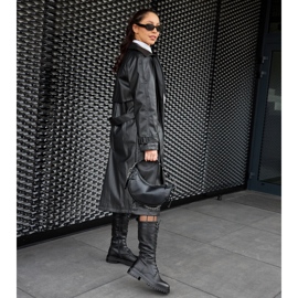 Mustat korkeanauhaiset Montepiano-työläiset 1