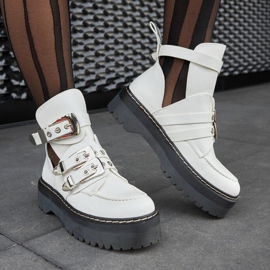 Valkoiset nilkkurit Lograto-alustalla valkoinen 1