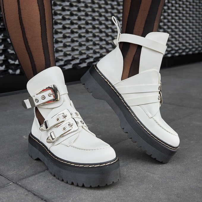 Valkoiset nilkkurit Lograto-alustalla valkoinen 1