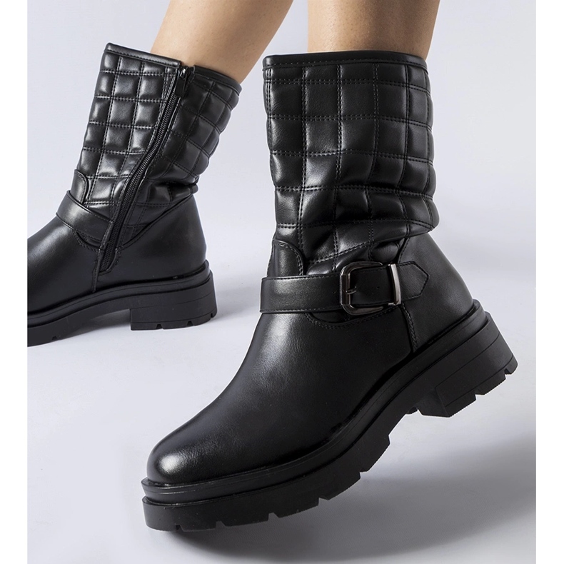 Bluffs mustat tikatut nilkkurit 1