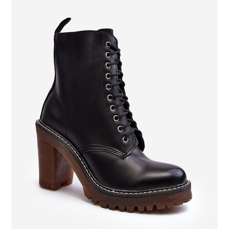 Naisten nauhalliset nilkkurit, mustat Arove 2