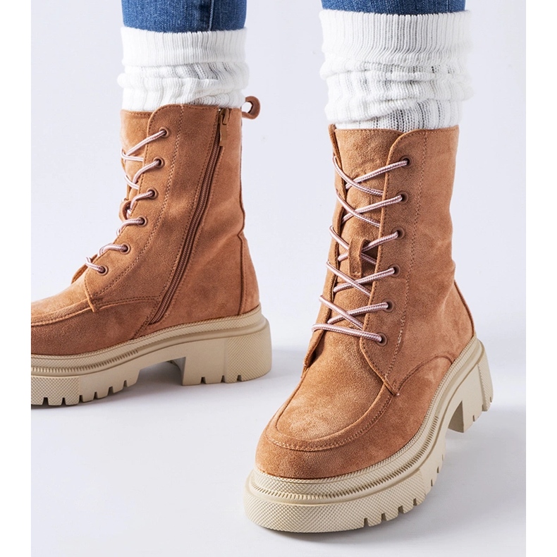 Punaiset lenkkarit massiivisella Riel-pohjalla punainen 1