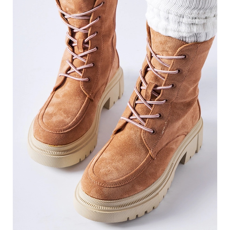 Punaiset lenkkarit massiivisella Riel-pohjalla punainen 2