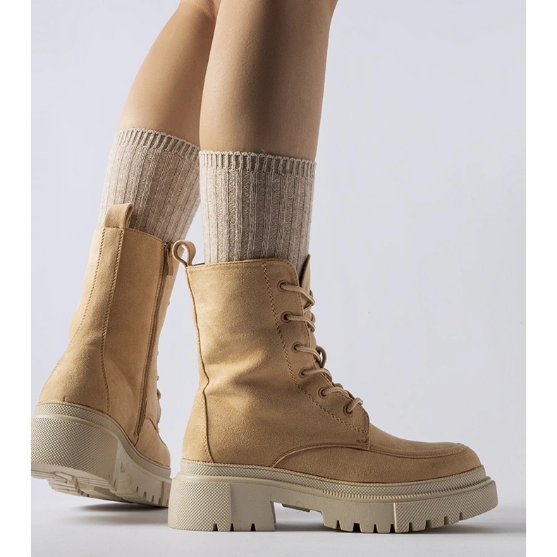 Ruskeat saappaat massiivisella Riel-pohjalla 1