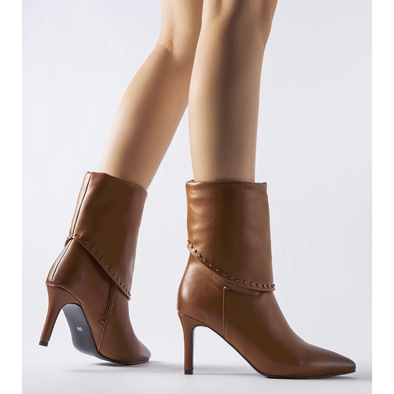 Ruskeat eristetyt saappaat, joissa on Cipresso-korkokenko 1