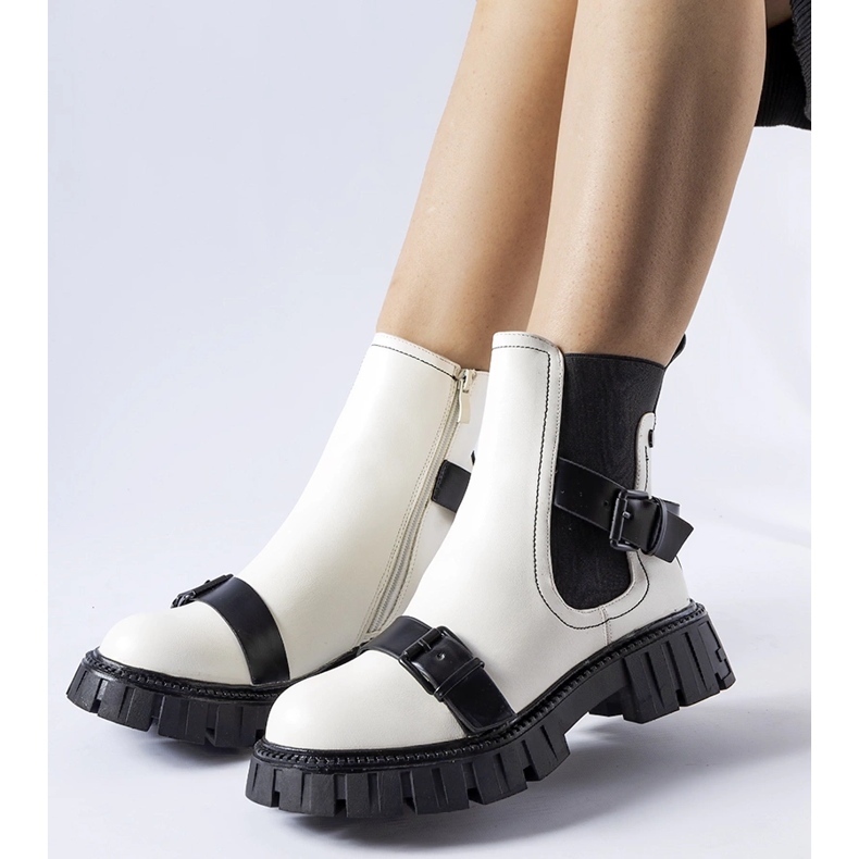 Valkoiset nilkkurit massiivisella Fontarine-pohjalla valkoinen 1