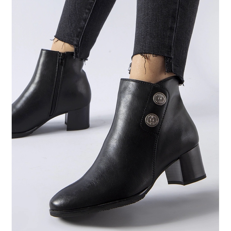 Mustat eristetyt Guidon matalakorkoiset saappaat 1