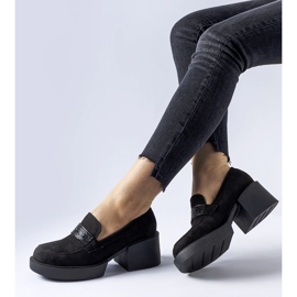 Mustat matalat kengät massiivisella Harrisburg-korolla 1